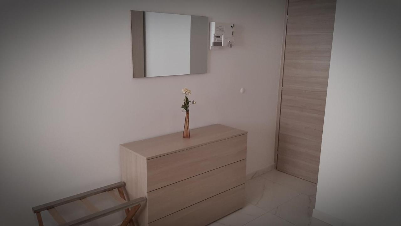 68 Blue Crystal Flat 1 Daire St. Paul's Bay Dış mekan fotoğraf